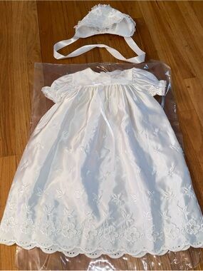 Madonna VTG  Christening Outfit 6-9 Months Dress Gown‎ Bonnet Set Embroidered